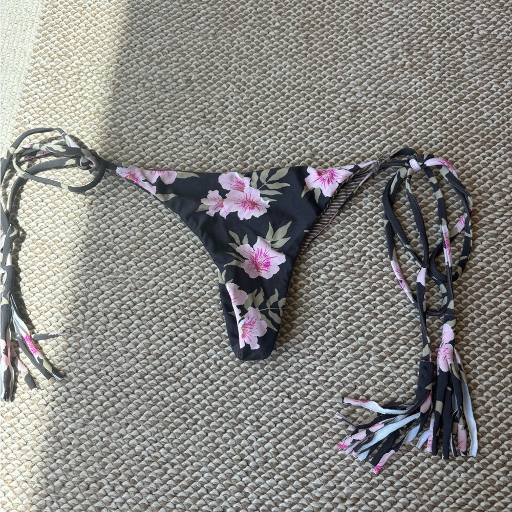 Acacia Bottoms